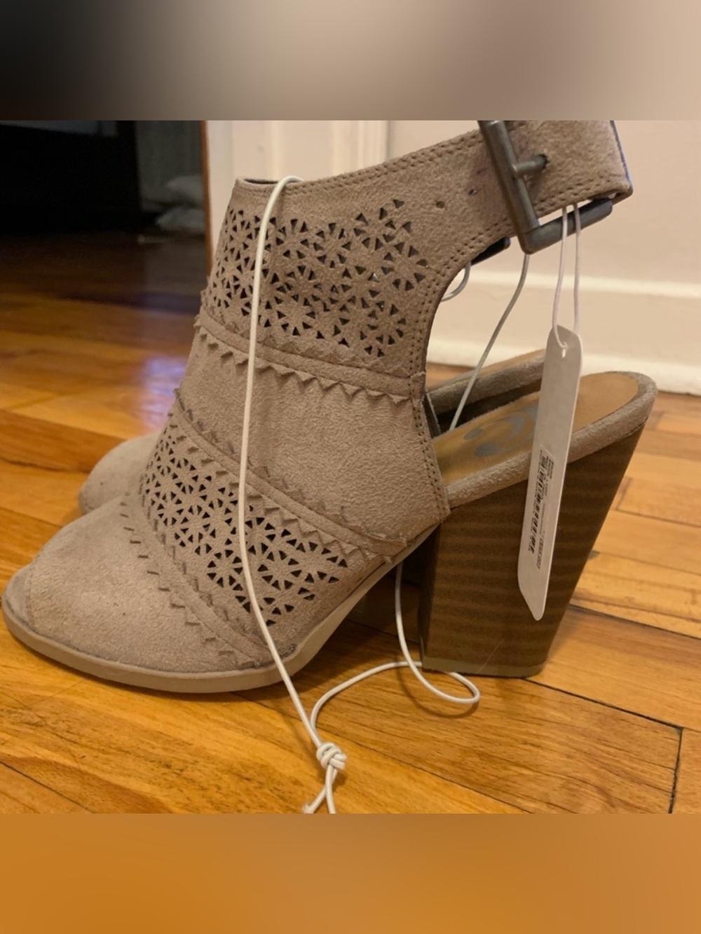 Open toe booties - Picture 3 of 3